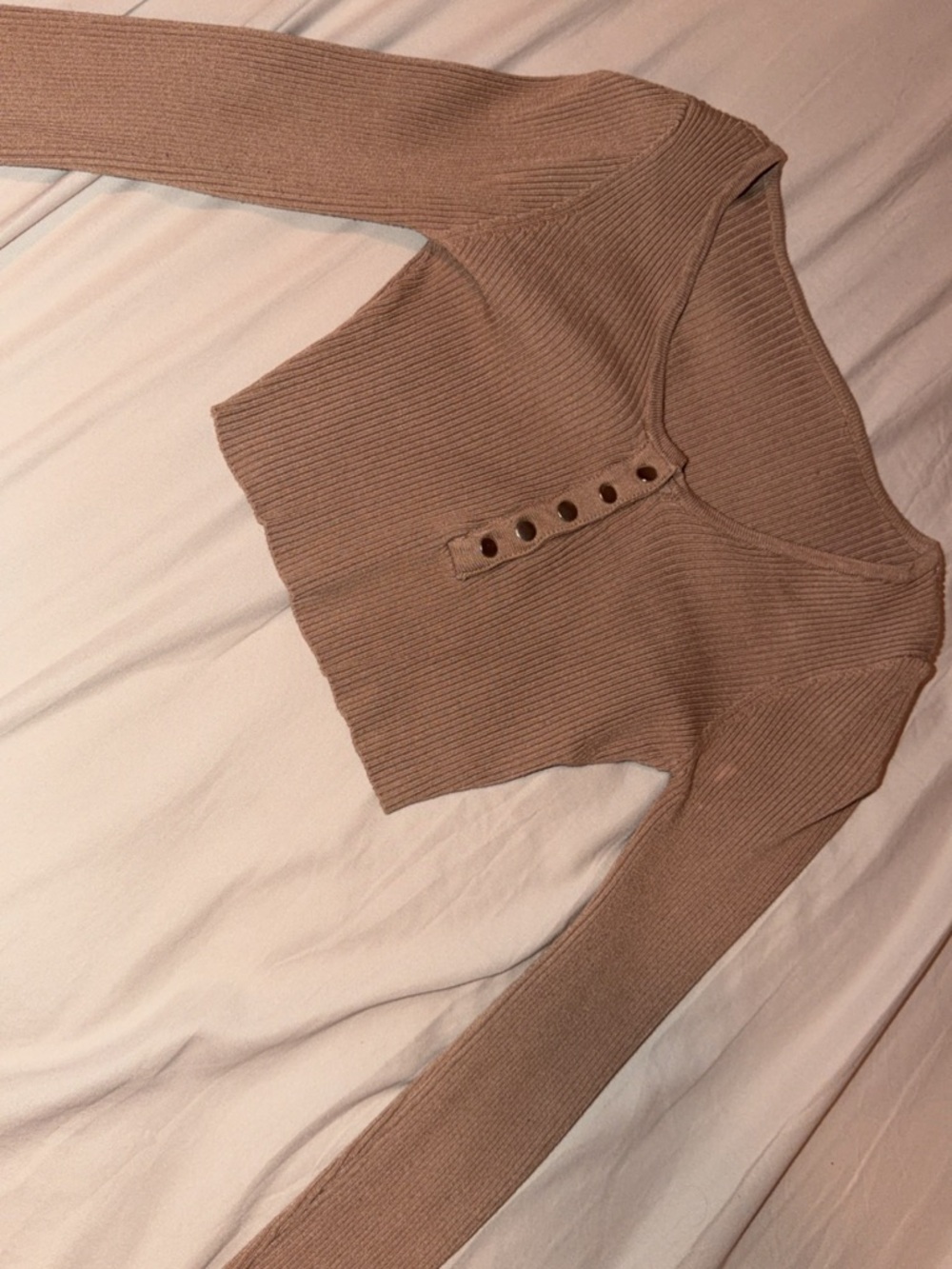 Lauras boutique Ribbed Henley Crop Top in Taupe
